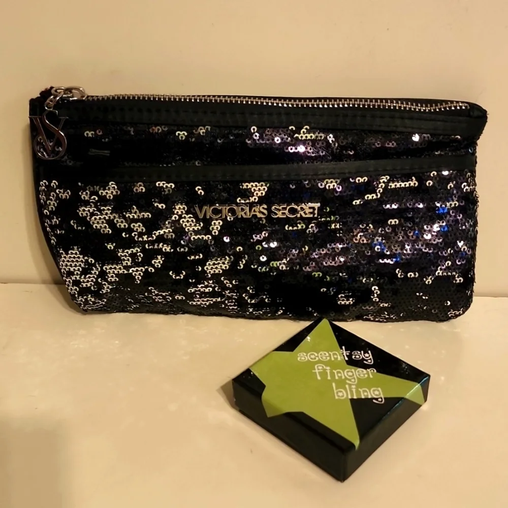 Victoria's Secret Sparkley Makeup Bag Cosmetic Bag with FREE Ring - Picture 1 of 8